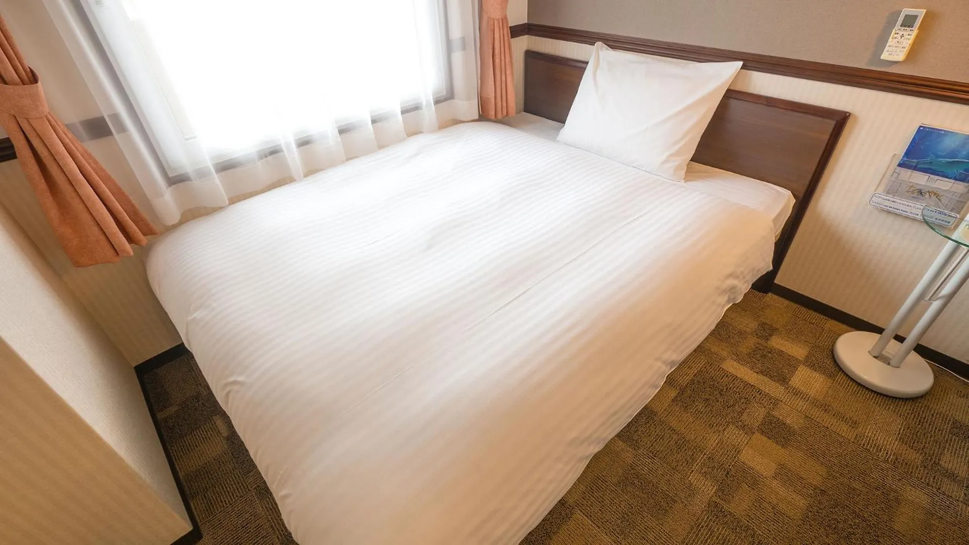 Toyoko Inn Shin-Osaka Chuo-Guchi Honkan 3*, Osaka Japonia