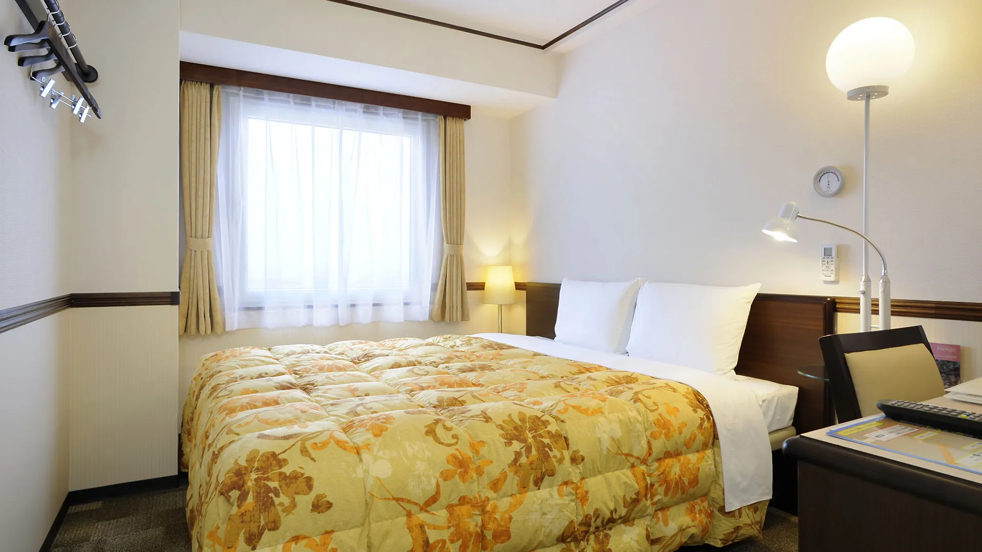 Toyoko Inn Shin-Osaka Chuo-Guchi Honkan 3*, Osaka Japonia