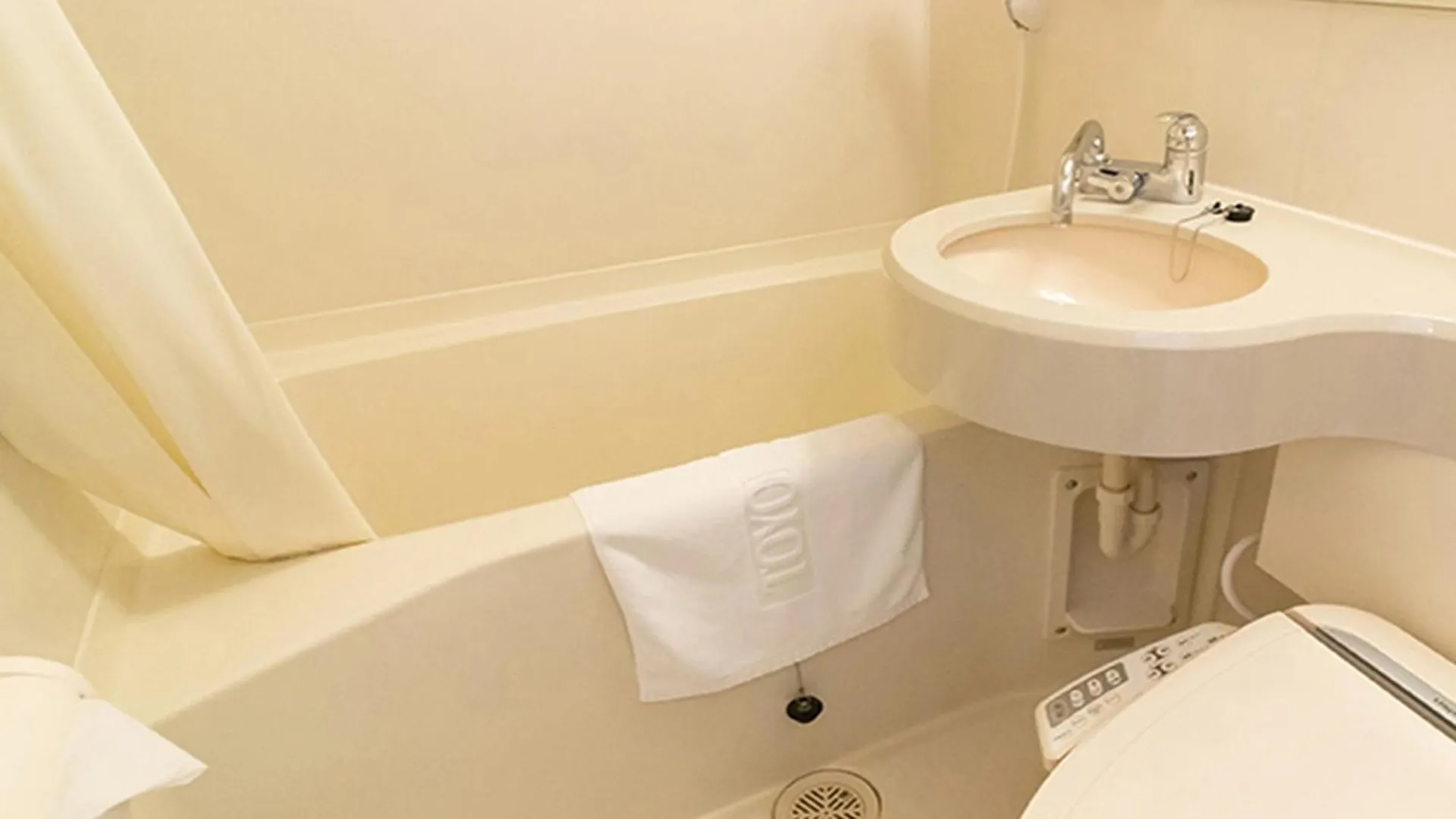Toyoko Inn Shin-Osaka Chuo-Guchi Honkan Osaka